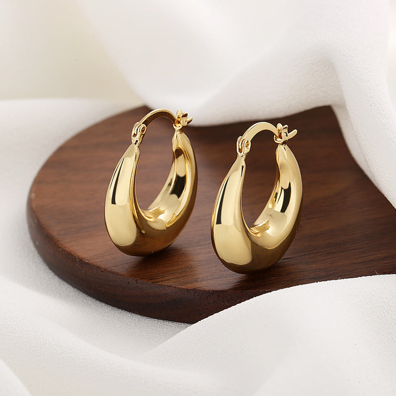 Retro Hollow Crescent Moon Earrings
