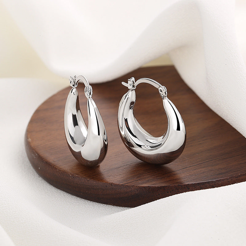 Retro Hollow Crescent Moon Earrings